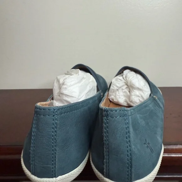 FRYE “Melanie” NWT sea blue Slip-On Shoes in size 9.5 - Picture 6 of 10